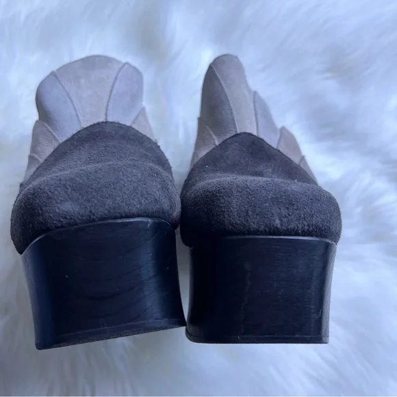 Platform Mule Clog in Two-Tone Gray Suede - Picture 12 of 15